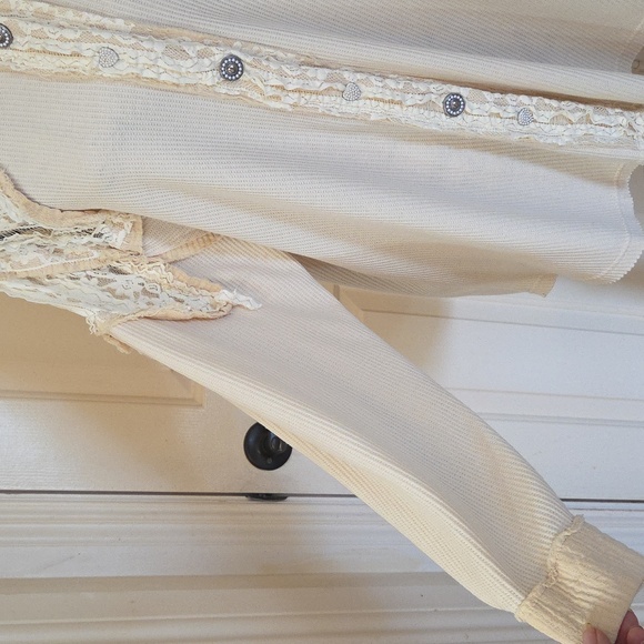 POL Ceam Textured Button-Up Shirt - Picture 6 of 15